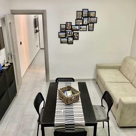 Nel Cuore Di Napoli Apartment Bagian luar foto
