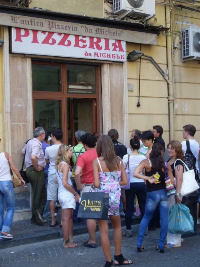 Nel Cuore Di Napoli Apartment Bagian luar foto