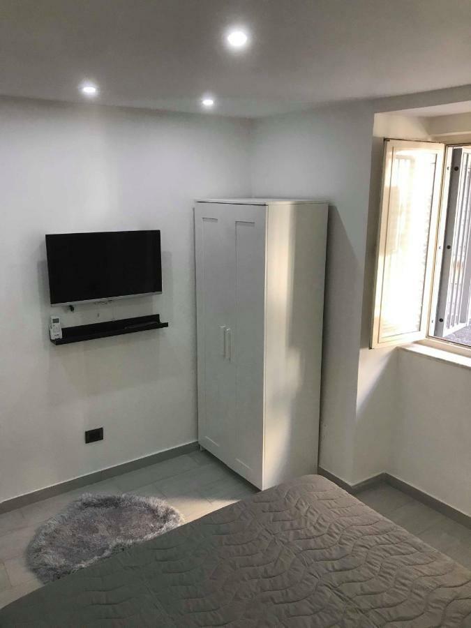 Nel Cuore Di Napoli Apartment Bagian luar foto