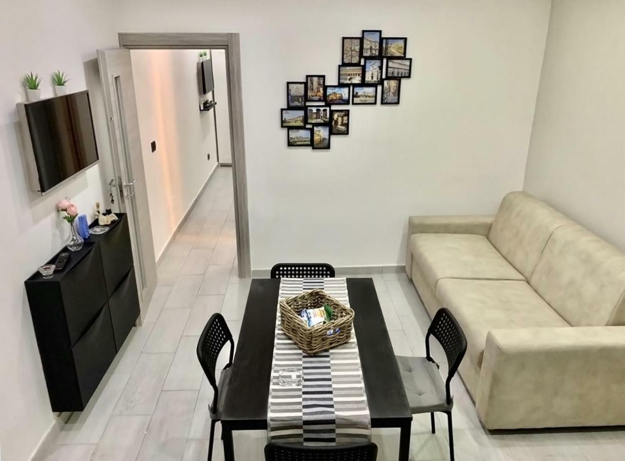 Nel Cuore Di Napoli Apartment Bagian luar foto