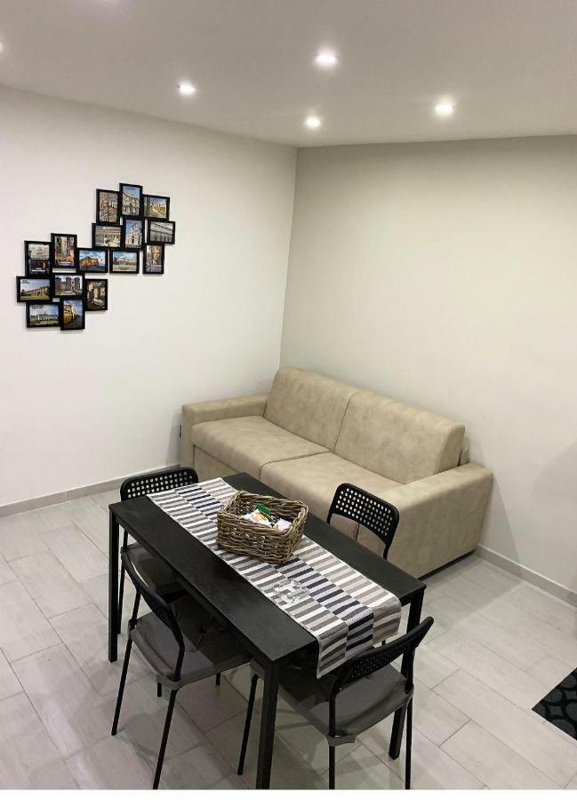 Nel Cuore Di Napoli Apartment Bagian luar foto